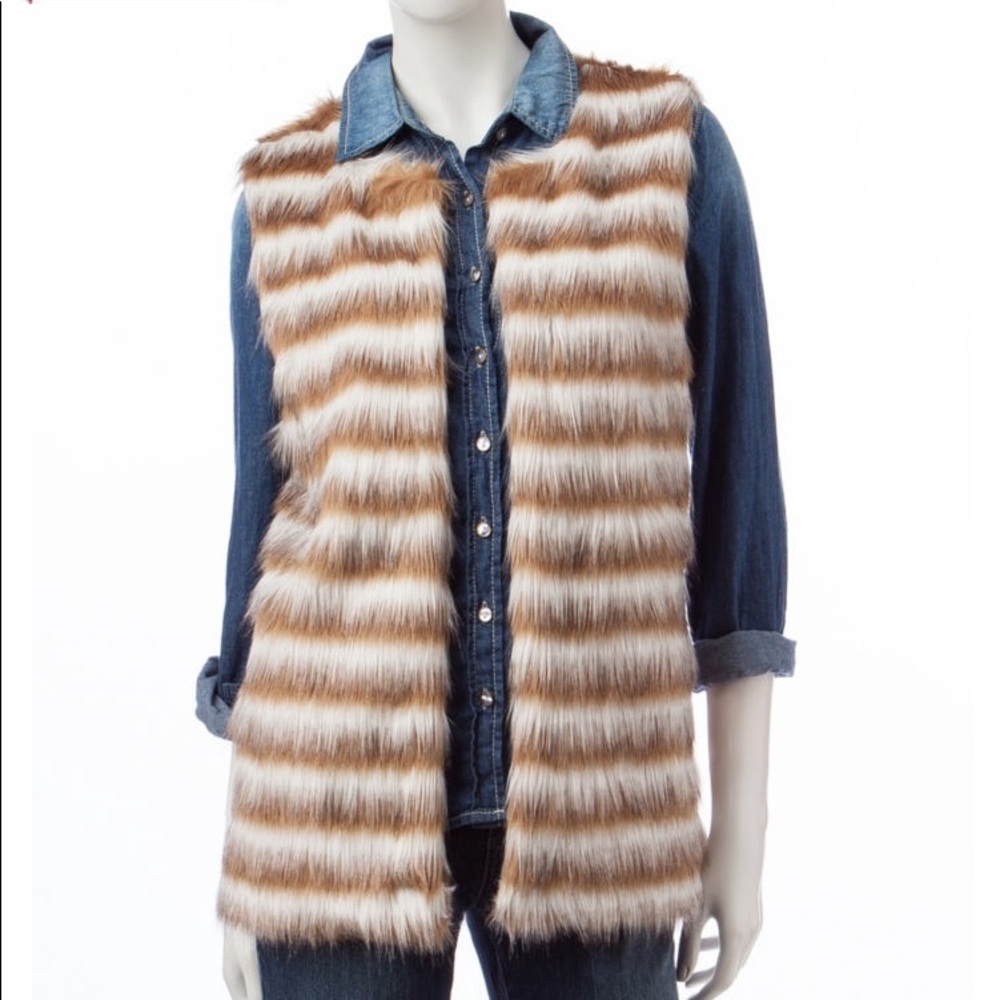 Signature Studio faux fur vest